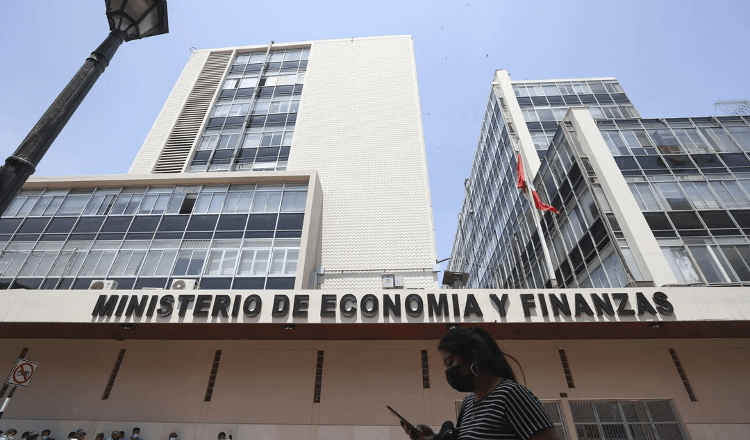 MEF impulsa nuevo complejo médico de EsSalud en Lima que atenderá a 5,7 millones de asegurados desde el 2026