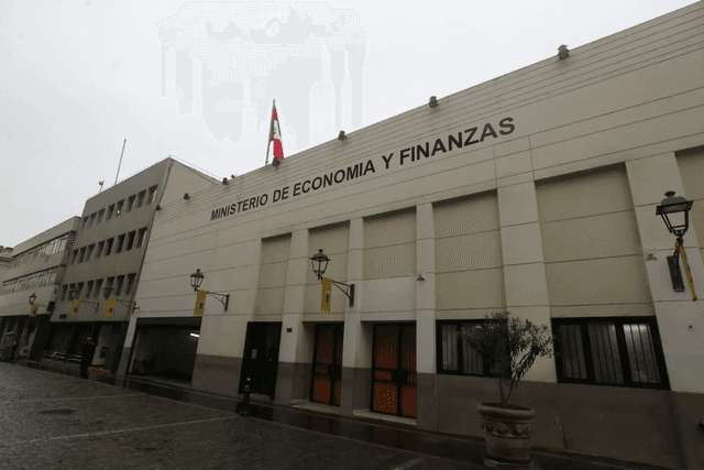 MEF autorizó transferencia de S/ 702.43 millones a favor del JNE y la ONPE