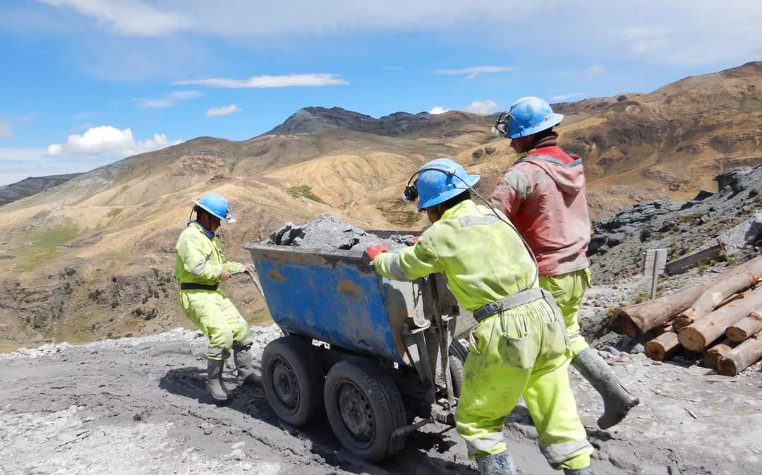 Pequeños mineros podrían acceder a cuentas bancarias con la nueva Ley MAPE