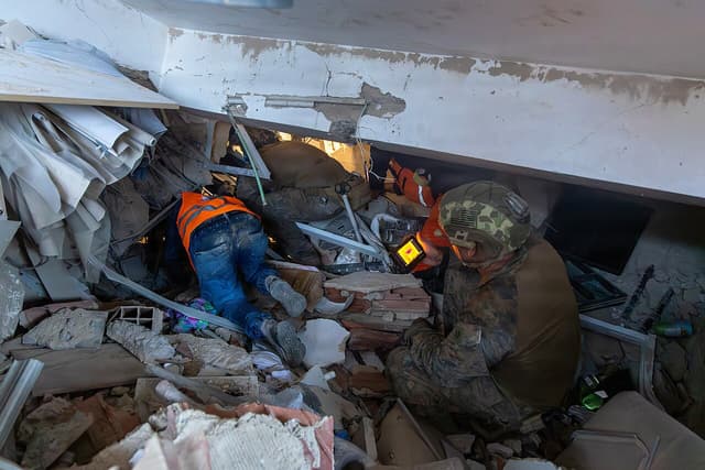 Terremotos en Venezuela dejan alrededor de 3 mil muertos y pérdidas económicas estimadas en más de US$ 10 000 millones