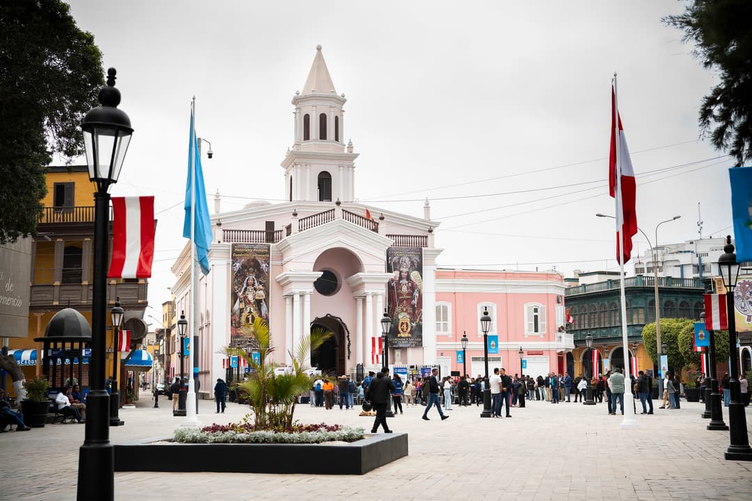 MEF plantea trasladar feriados a los viernes desde 2027 para impulsar turismo y productividad